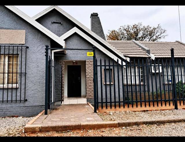 8 BEDROOM PROPERTY TO RENT IN DIE BULT